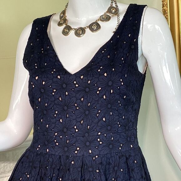 Karl Lagerfeld Navy Blue Cotton Eyelet Sleeveless V-Neck Summer Mini Dress - Picture 7 of 16